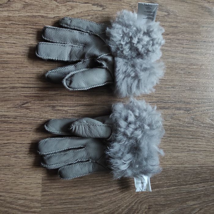 Теплі на овчині рукавички перчатки.