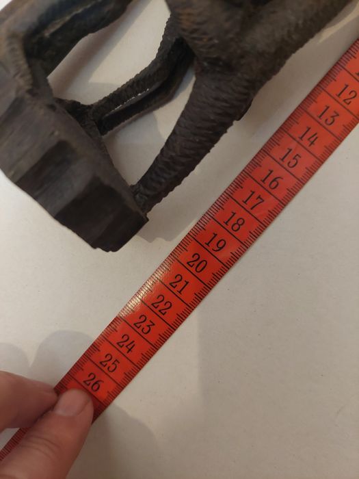 Escultura africana em madeira