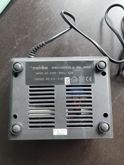 Unicharger Robbe no 8500  total 1200 mA carregador rc