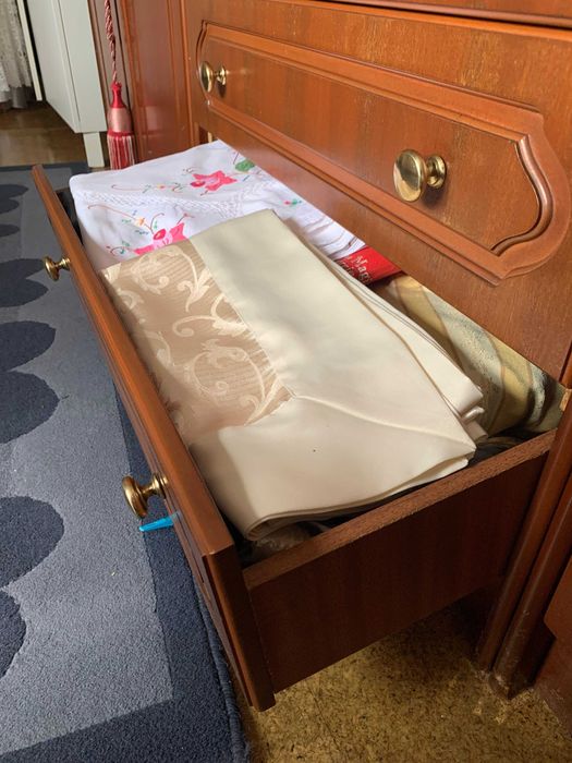 Estante com cristaleira de sala