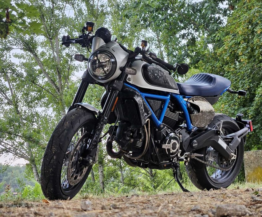 Ducati Scrambler cafe racer 2020