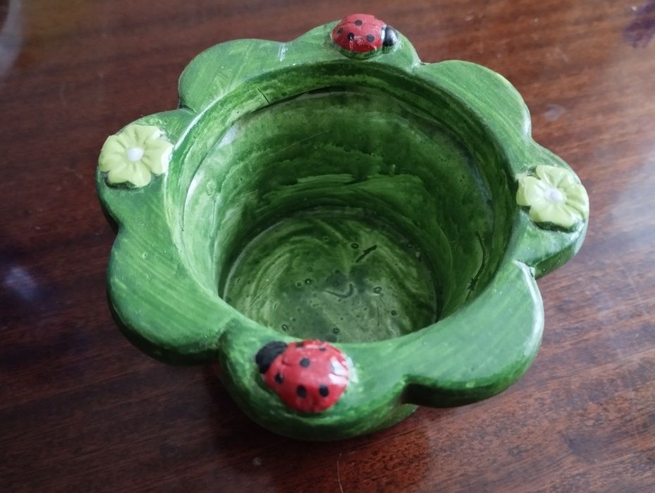 Doniczka z biedronkami