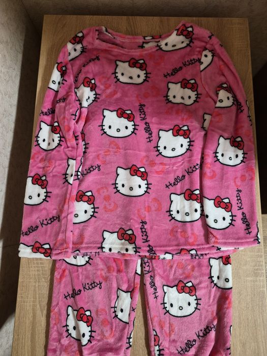 Продам  піжаму нова .