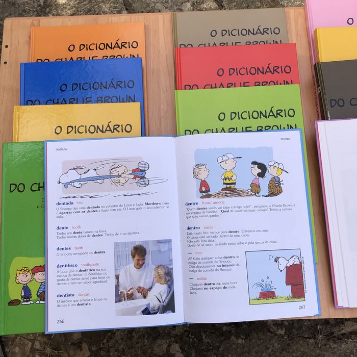 Enciclopédia e dicionários completas de Charlie Brown, cada 3 euros