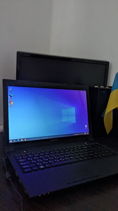 Потужний ноутбук Lenovo B570 PRO, дві відеокарти, 4гб ОЗУ