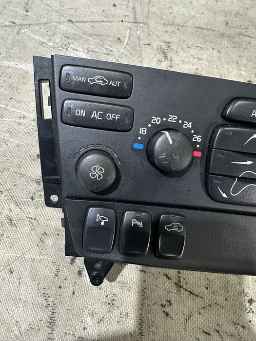 Panel Klimatyzacji Nawiewu Volvo V70 2.4D 30716022 06W12E-01