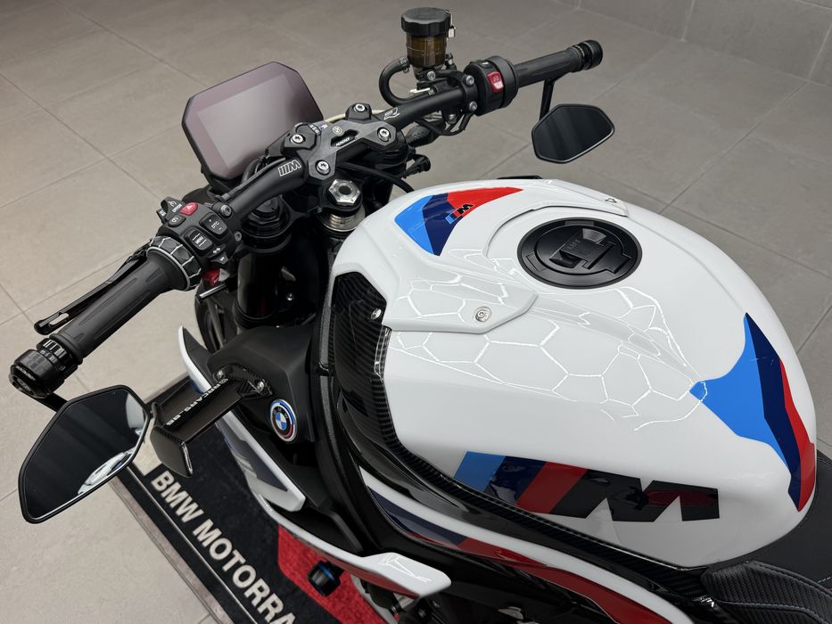 M1000r akrapovic