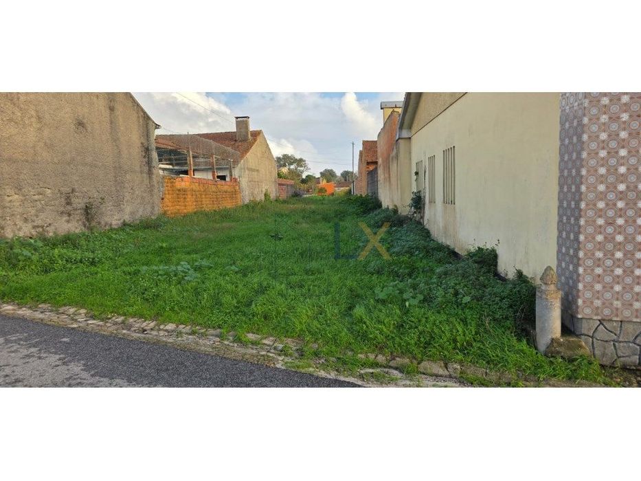 Terreno para construcao na rua Padre José Tavares — Travassô E Óis Da Ribeira, Aveiro