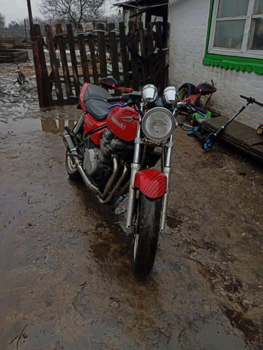 Kawasaki zephyr 550