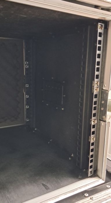 Rack 8U - Preta impecável