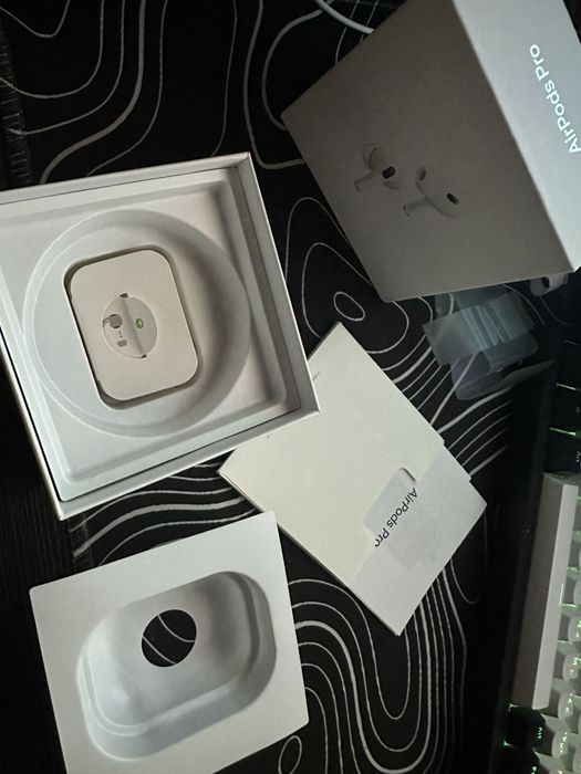 Airpods 2 pro люк