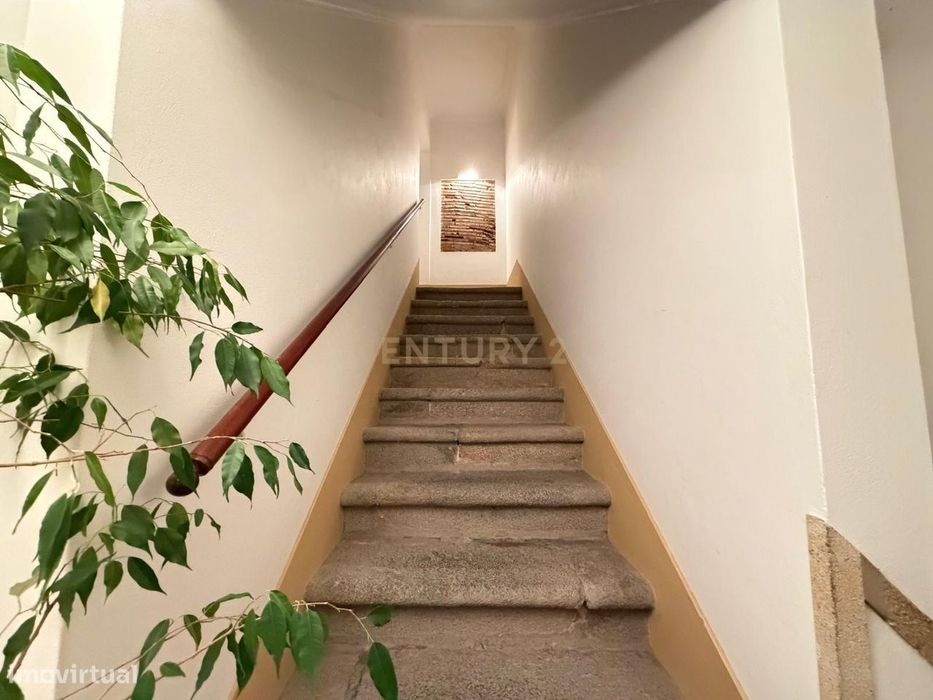 Segundo Piso de Edifício Apalaçado no Centro Histórico de Portalegre