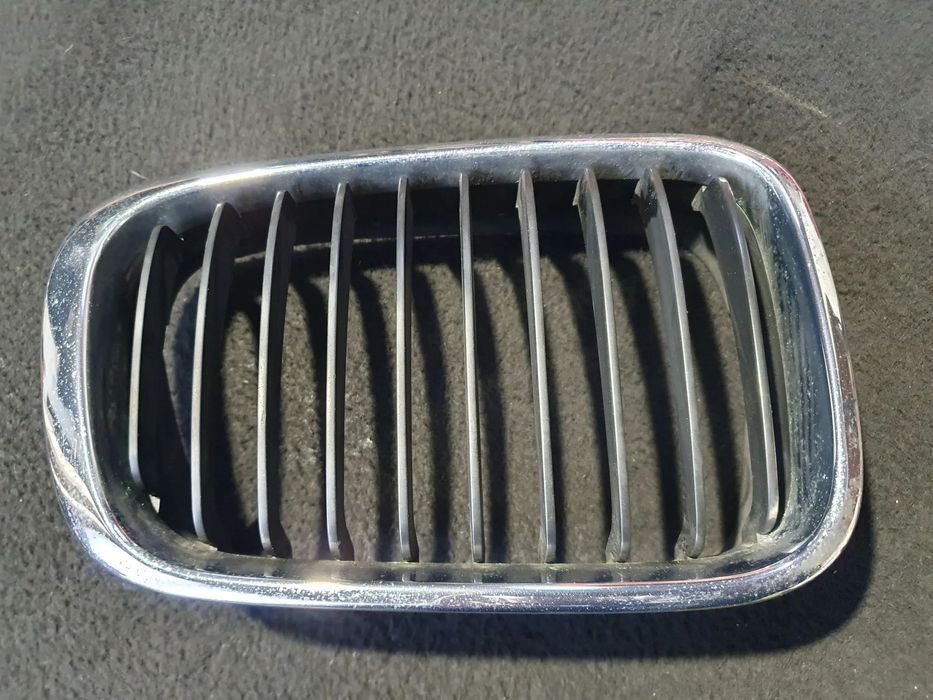 ATRAPA GRILL NERKA PRAWA CHROM 81596240 BMW E46 97-03