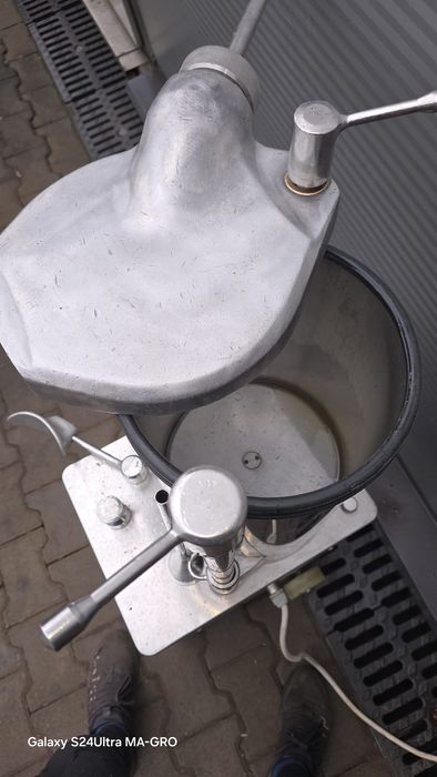 Nadziewarka tłokowa 25l
