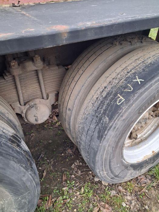 Прицеп на ходу на бескамерных дисках .Девять дисков.Подходят камаз .