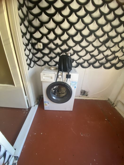 Продається 2 кімнатна Лікарня