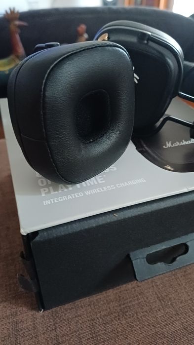 Vendo auscultadores Marshall Major

IV, em excelente estado.

Som pote