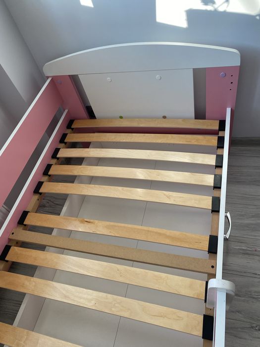 Łózko dziewczece dla dziewczynki z szuflada