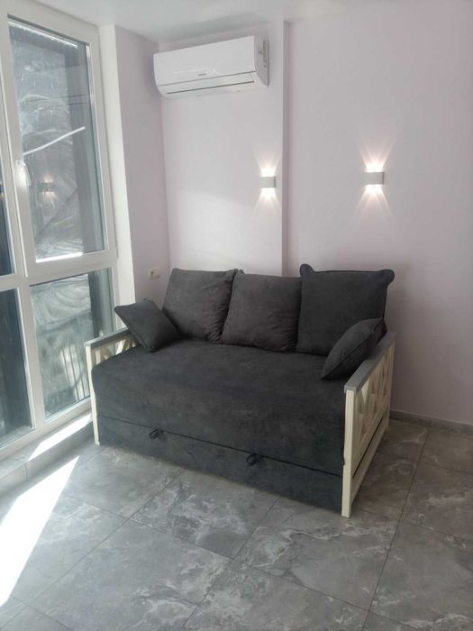 Здається смарт квартира в ЖК Метро Парк. Є генератор