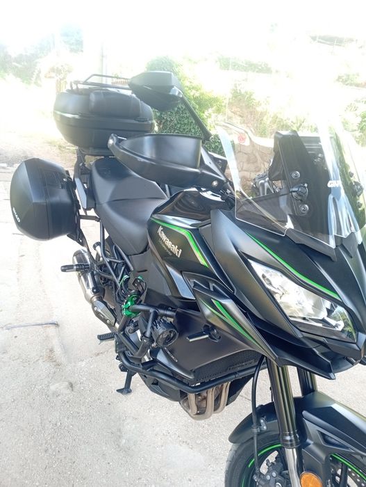 Kawasaki versys 1000 com 20 mil km excelente estado