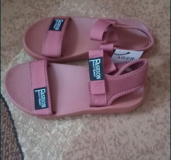 Босоніжки легенькі.