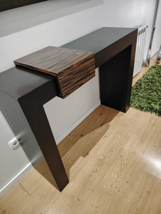 Móvel de entrada Consola