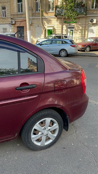 Продам Hyundai Accent 1.4 бензин, автомат.