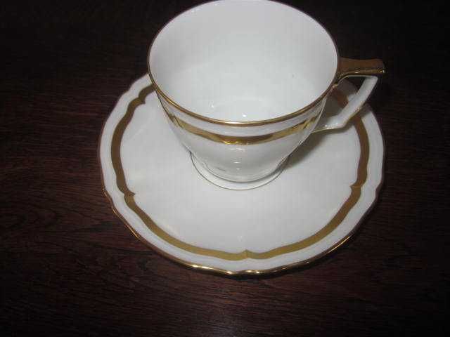 Chávenas com pratos "Limoges"64551252123778124