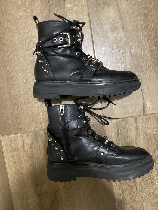 Piekne czarne glany roz. 38 Bershka