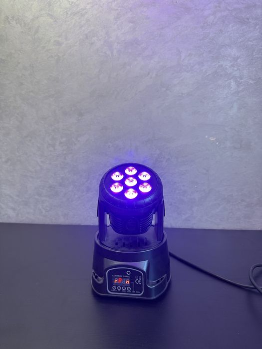 світлодіодна рухова голова (Moving Head) Betopper LM70SR
