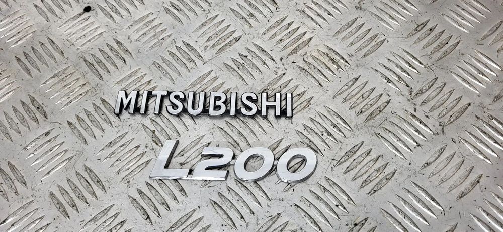 Mitsubishi L200 V Emblemat Klapy Bagażnika