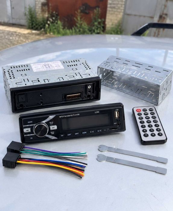 Автомагнітола зі знімною панеллю usb sd aux fm радіо та пультом