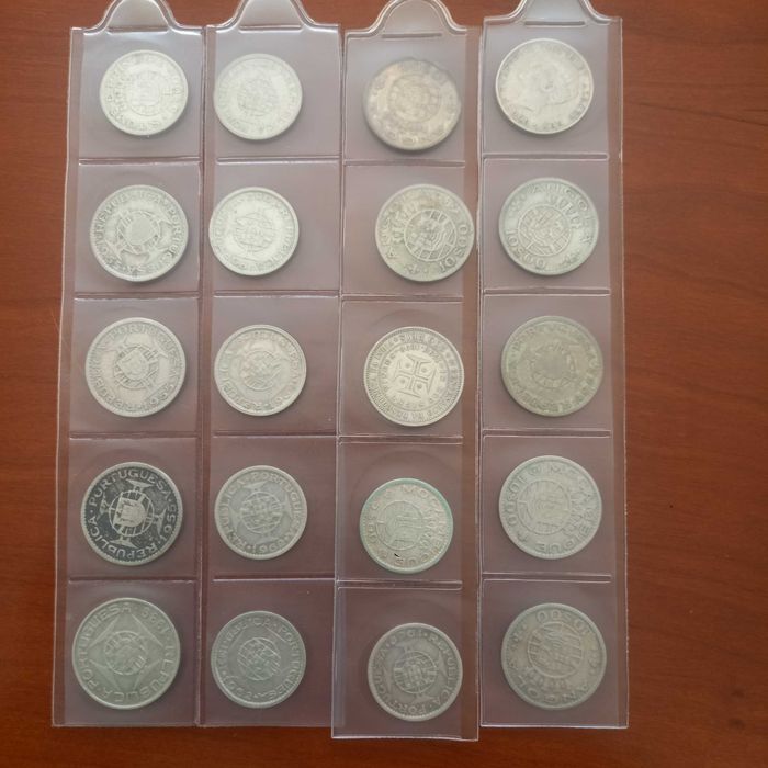 Vendo estas 20 moedas de prata.