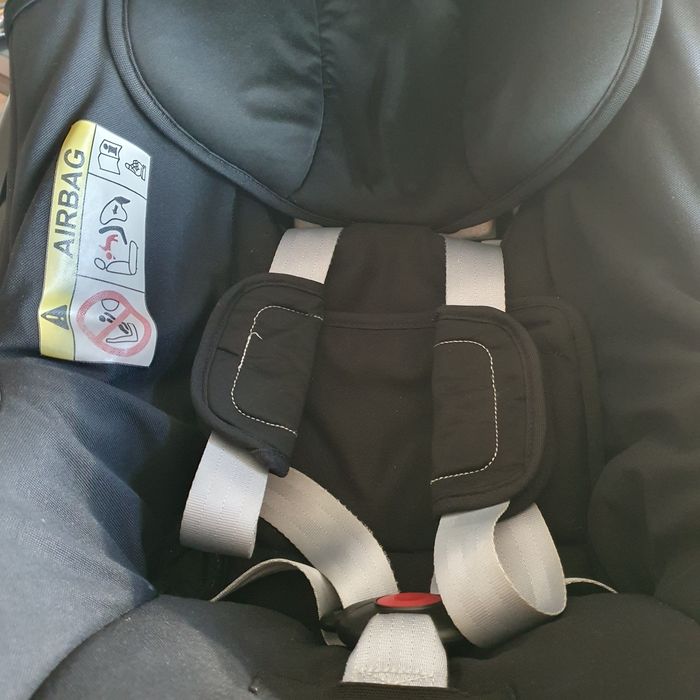 Cadeira bebé auto em muito bom estado marca britax römer