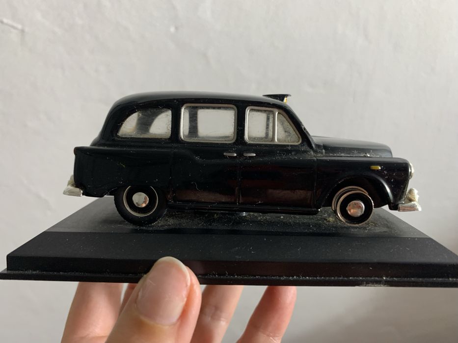 Машинка игрушка такси