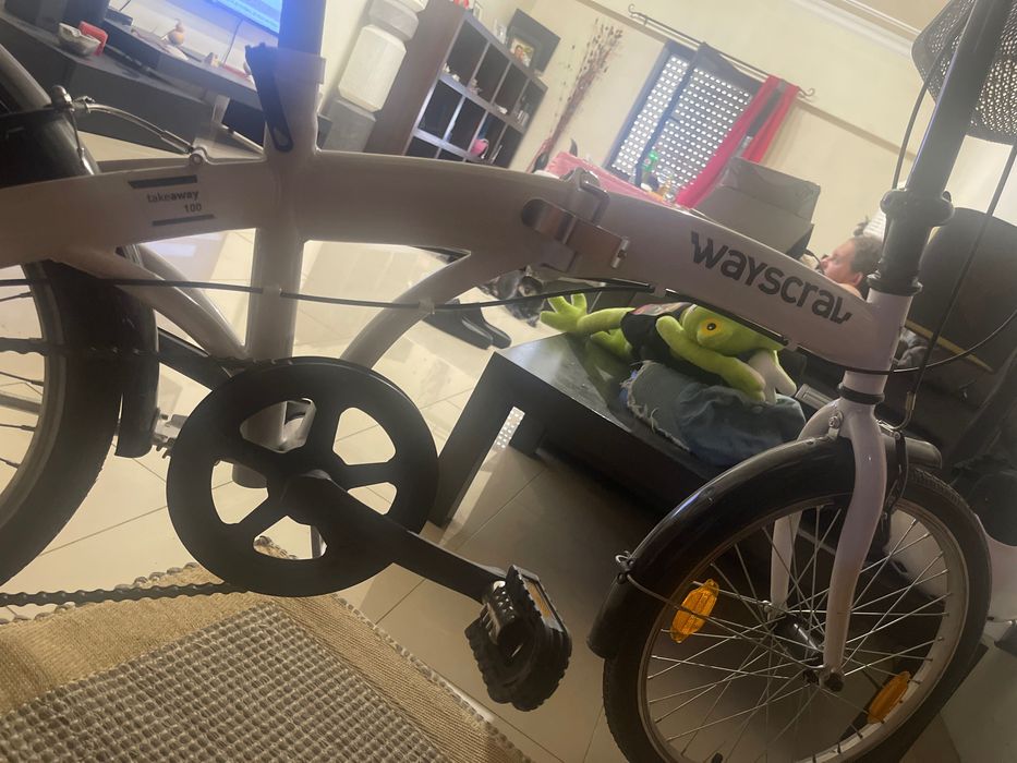 Bicicleta dobrável praticamente nova usada apenas 4 vezes