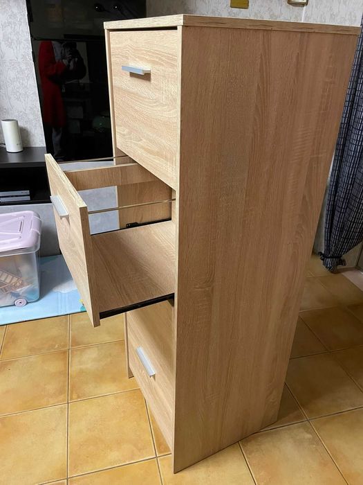 Móvel com gavetas para secretária