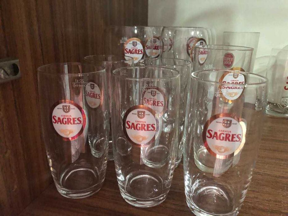 Copos com publicidade