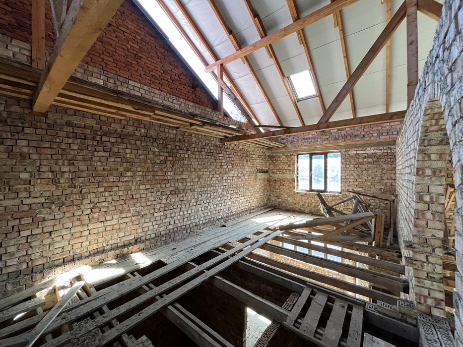 Продаж будівлі в центрі Яремче