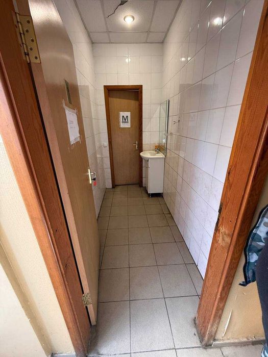 Оренда офісного кабінету 27,8 м2 смт. Чабани поруч Фора, ТРЦ Чабани Молл.