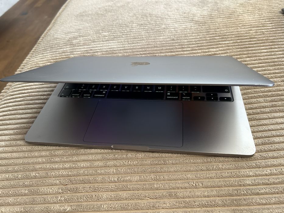 Apple Macbook Pro A2289 i5 16GB 512GB IDEALNY STAN