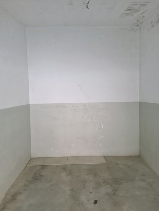 Alugo garagem box
