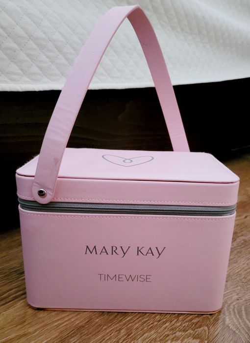 Продам шкатулку для прикрас фірми Mary Kay