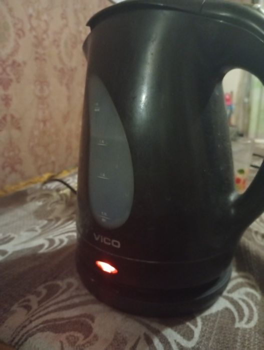 Продам электрочайник б/у рабочий