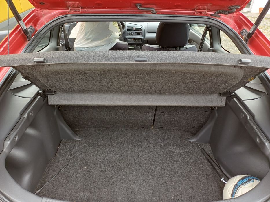 Mazda coupé 323   1.3 o Ano 1996 venda para peças