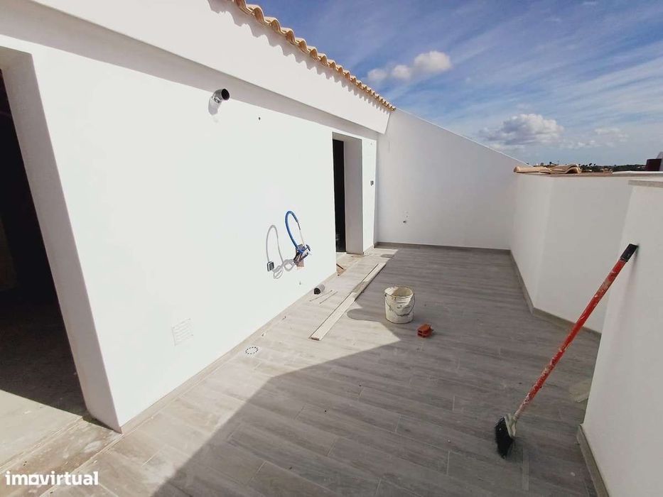 Apartamento T3 Novo de Luxo com garagem em Almancil