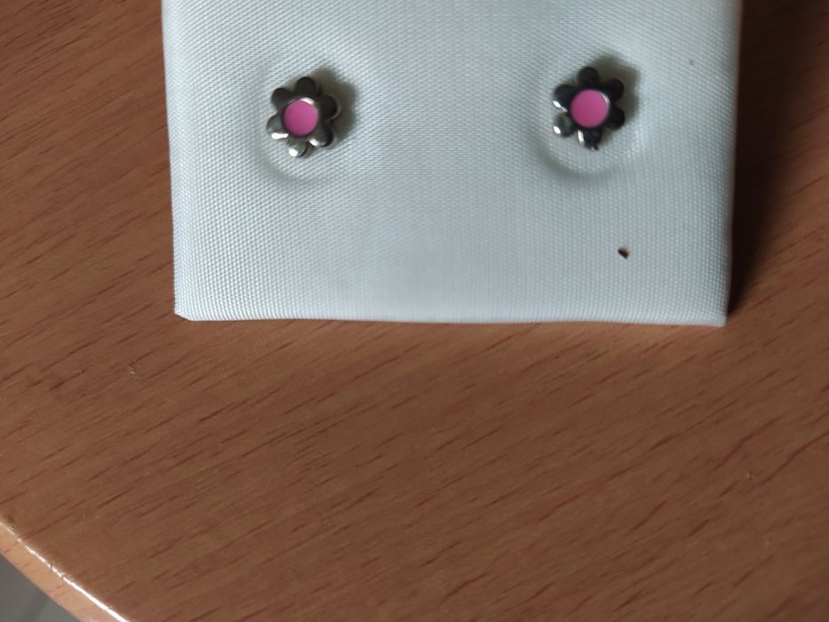 Brincos flor rosa e prateado