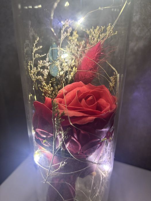 Подарунок ! До Дня Закоханих .Роза в колбі з лед підсвіткою