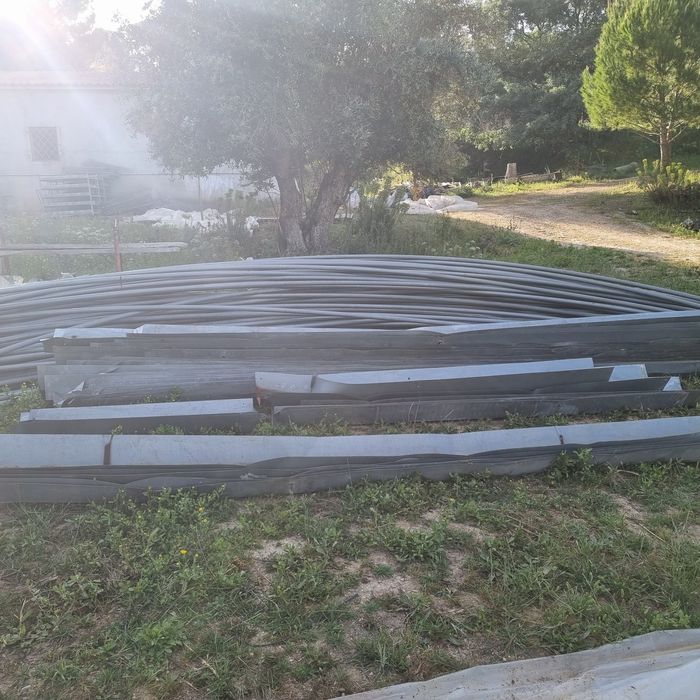 Tubos de estufa e caleira