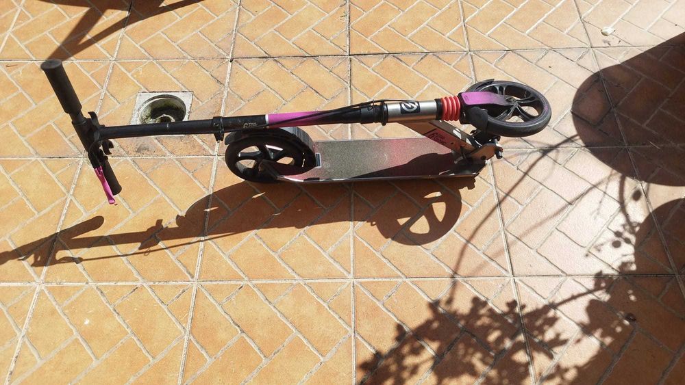 Trotinete Oxelo Criança (1,45m - 1,85m) dobrável, c/travão e descanso